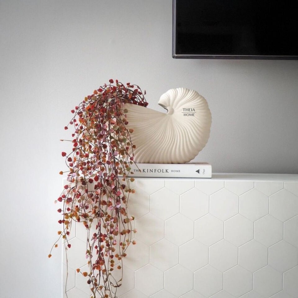 Salyangoz Model Seramik Vazo Bej Renk Dokulu