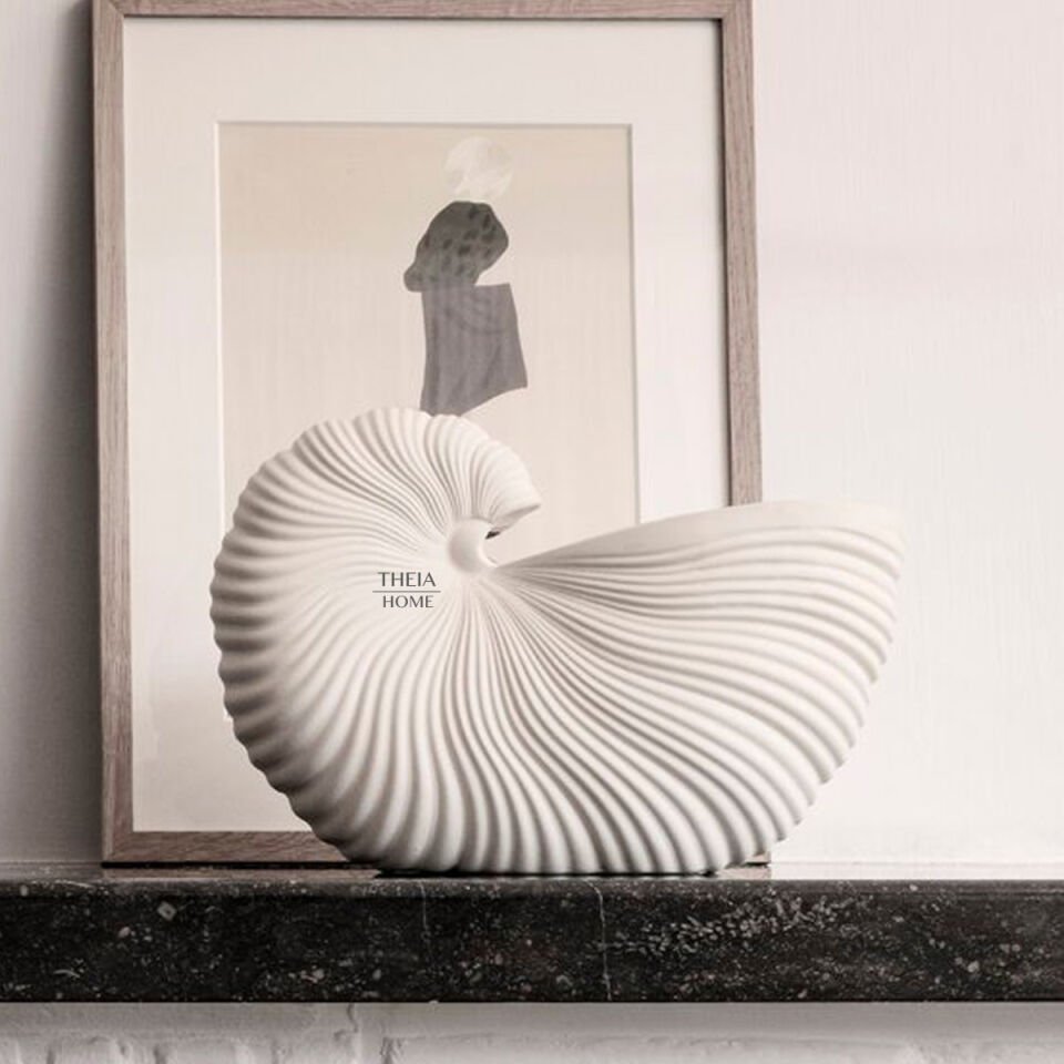 Salyangoz Model Seramik Vazo Bej Renk Dokulu