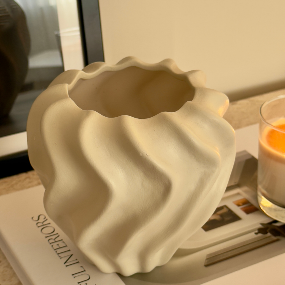 Seramik Burgu Model Bej Renk Vazo