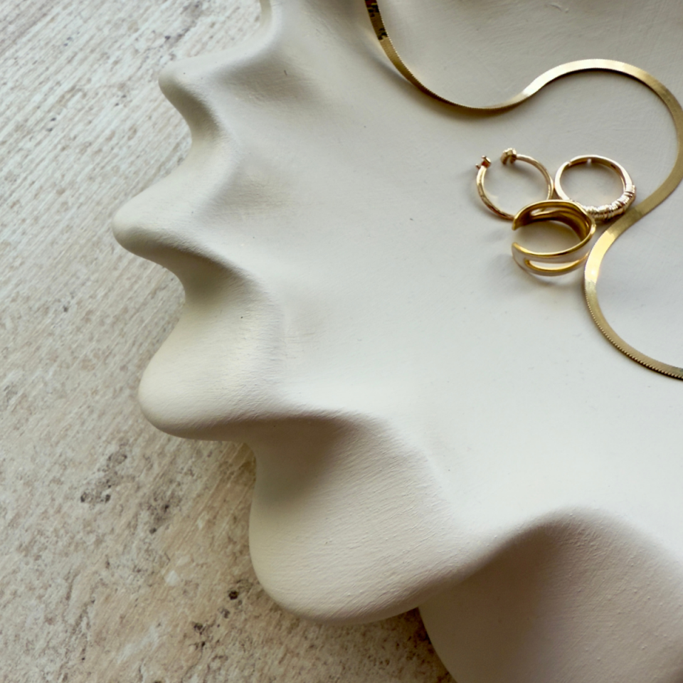 Seramik Sarmaşık Model Bej Renk Dekoratif Obje