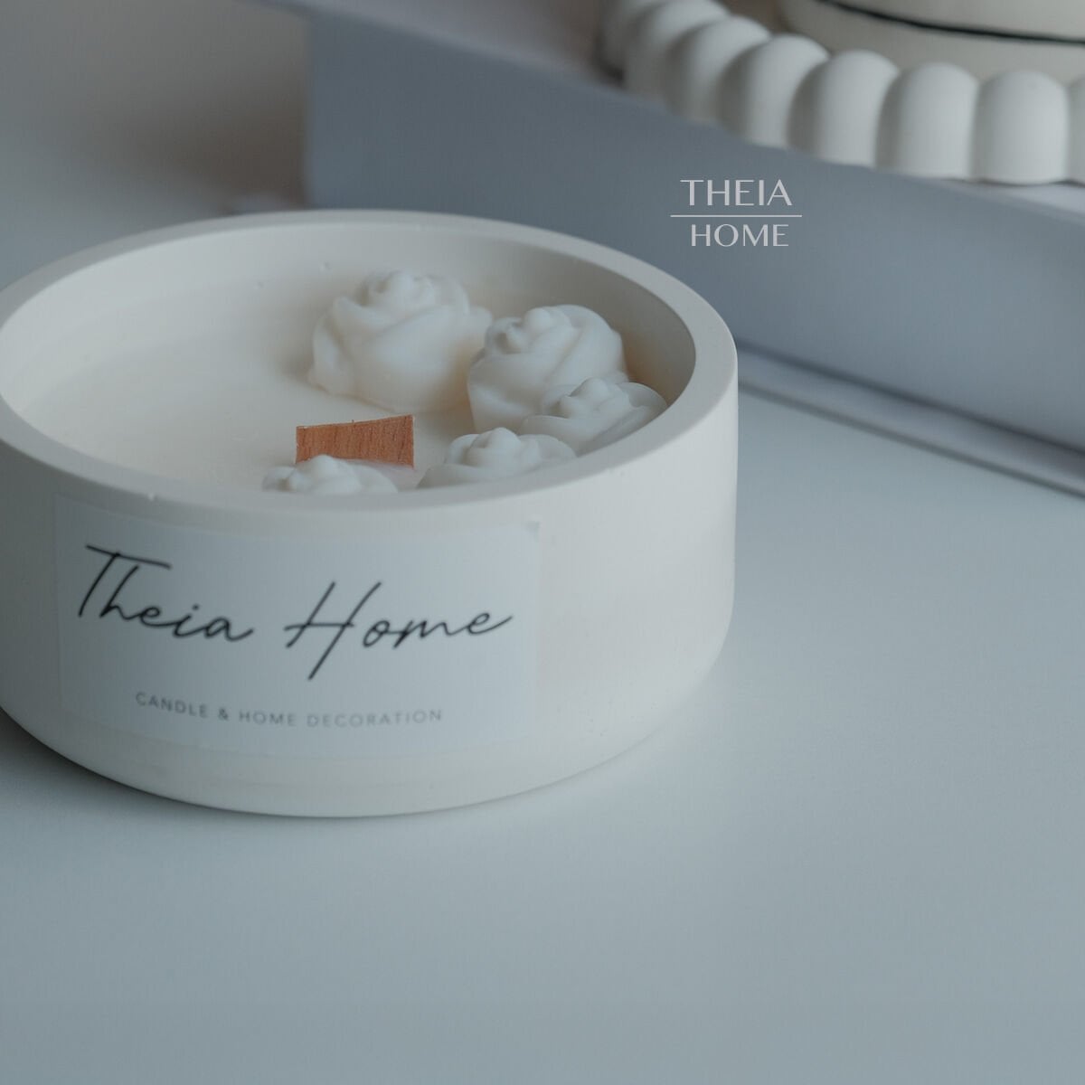 Beton Saksıda Çiçek Figürlü Vanilya Kokulu Soya Mum