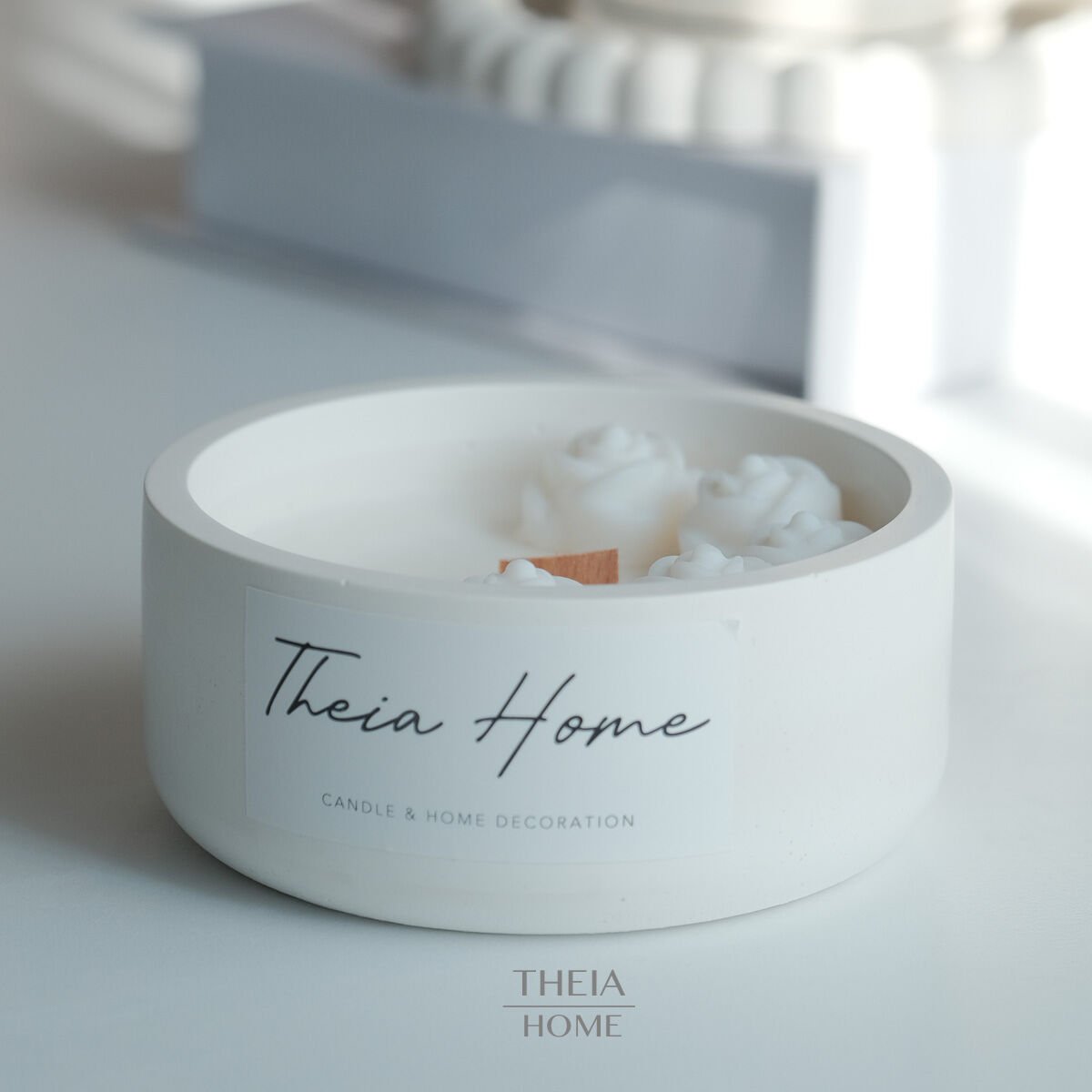 Beton Saksıda Çiçek Figürlü Vanilya Kokulu Soya Mum