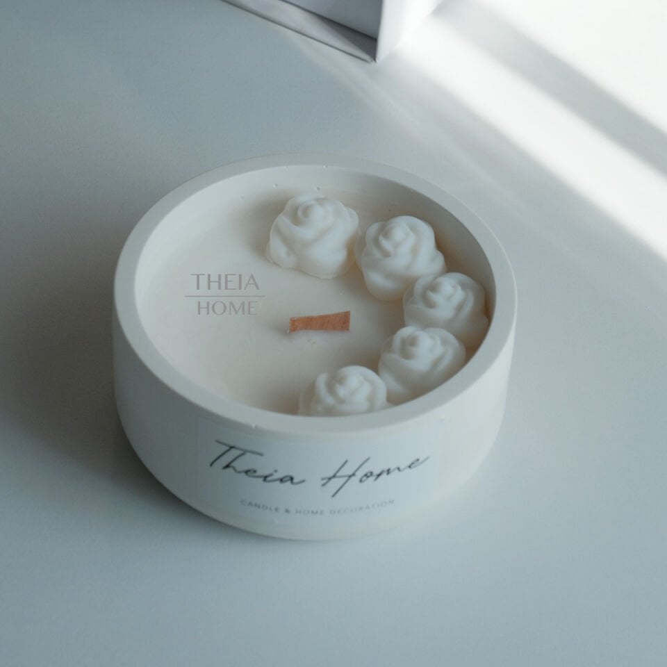 Beton Saksıda Çiçek Figürlü Vanilya Kokulu Soya Mum