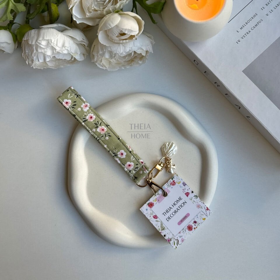 Yeşil Çiçek Desenli Anahtarlık ve Çanta Aksesuarı